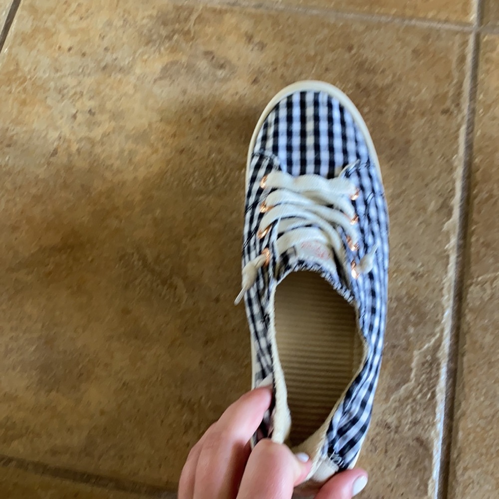Roxy Rory Shoes - Picture 2 of 2